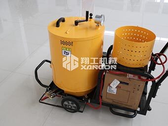 瀝青灌縫機(jī)廠家迎合路面養(yǎng)護(hù)需求，適應(yīng)市場變化