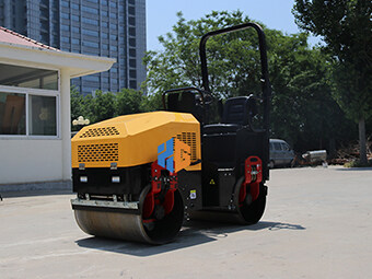 小型壓路機都有哪些特點呢？