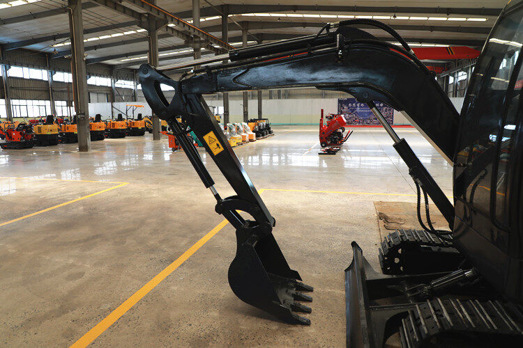 小型挖掘機使用破碎錘要注意什么？搞不好挖機報廢