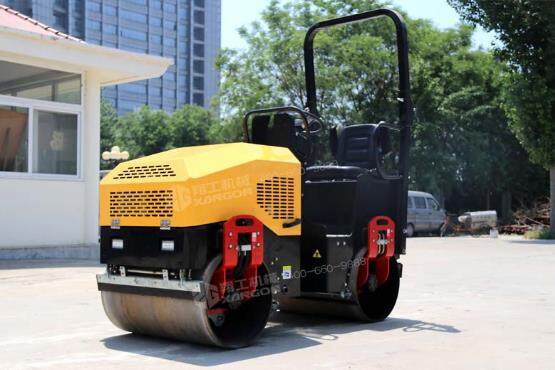 小壓路機兩種動力需求選擇，狹小的面積也可以